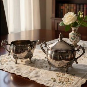 Vintage Leonard & International Silverplate Creamer & Sugar Bowl | Floral Feet